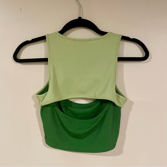 Green Two Tone Cutout Crop Top - Picture 3 of 5